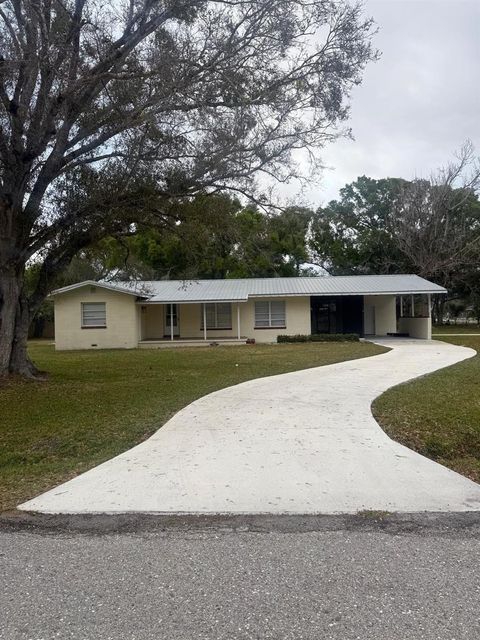 Photo of 1327 SE Vermont Avenue, Arcadia, FL 34266 (MLS # A4680892)