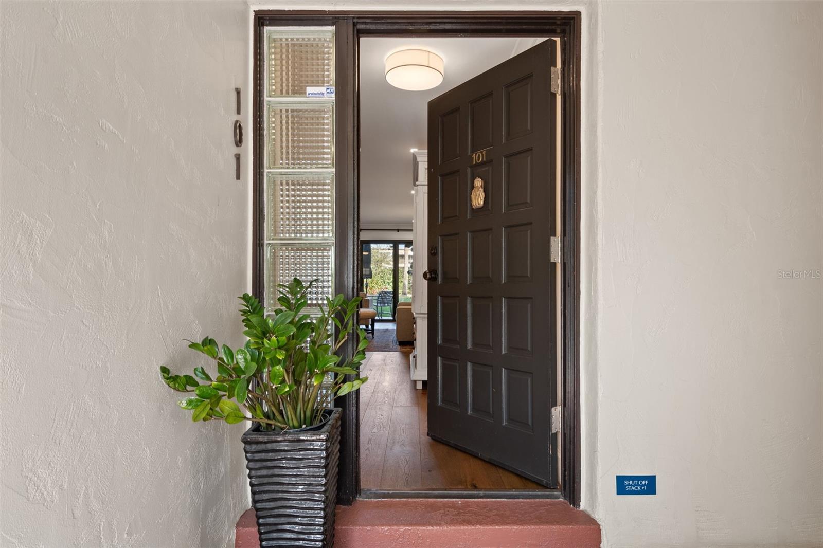 100 S INTERLACHEN AVENUE 101