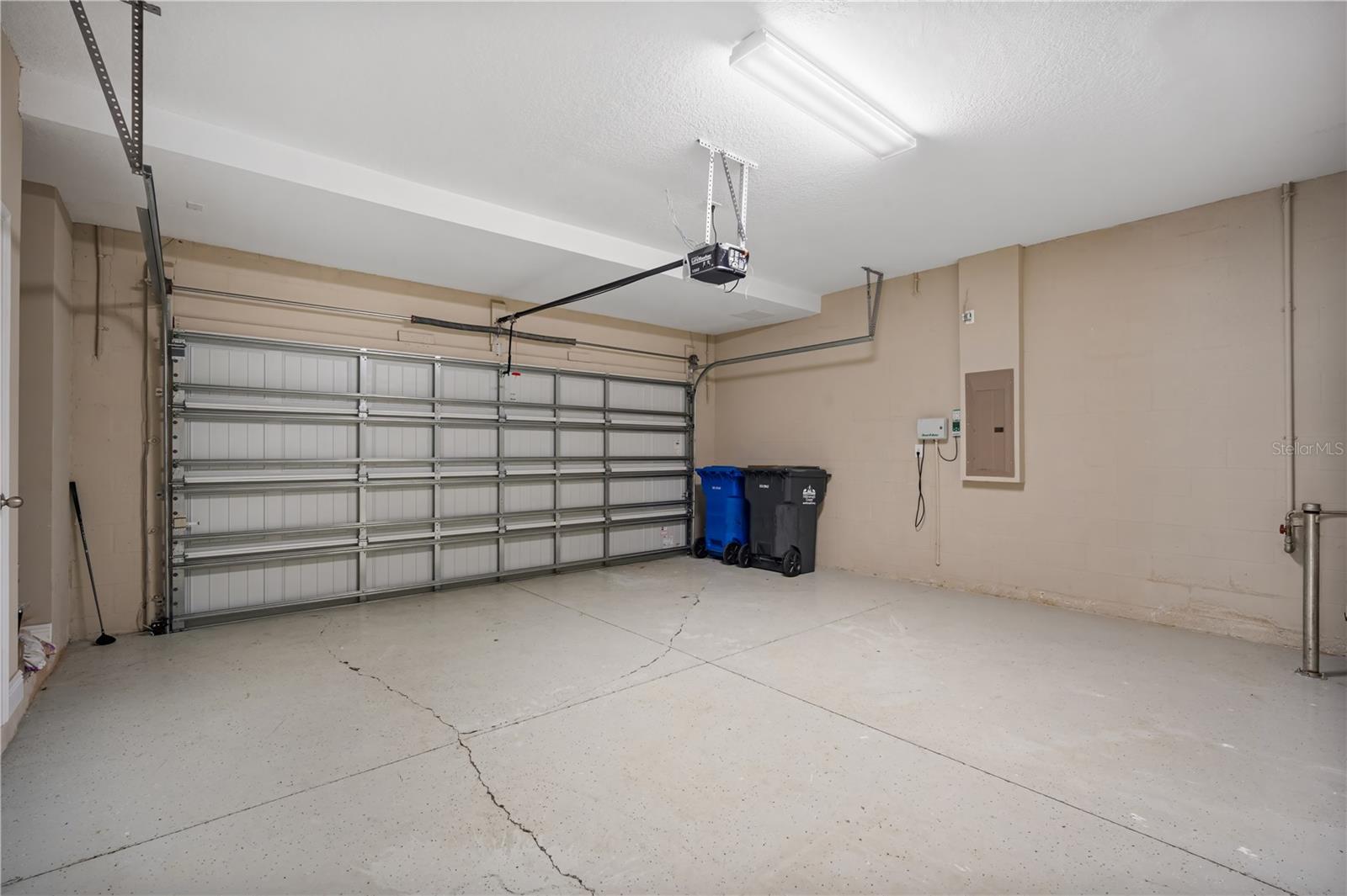 STARLING AT FISHHAWK PH 2A - Residential Lease