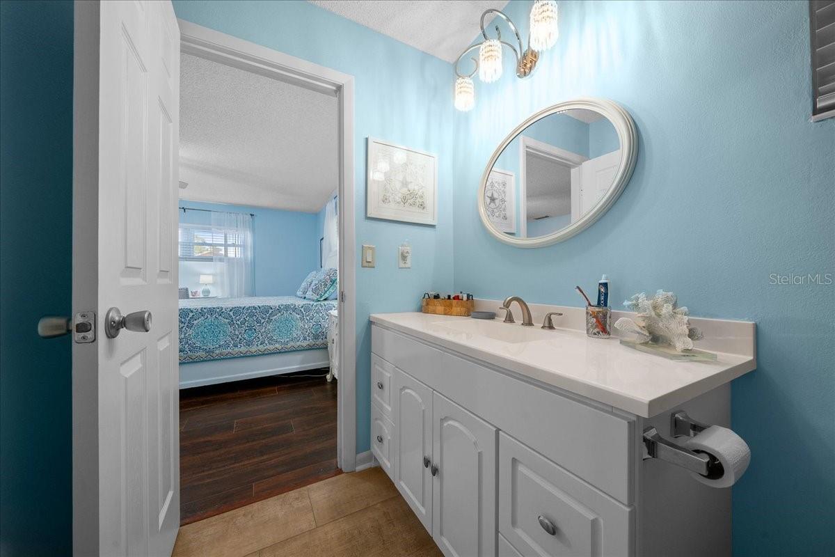 CIRCLE SQUARE WOODS - Residential