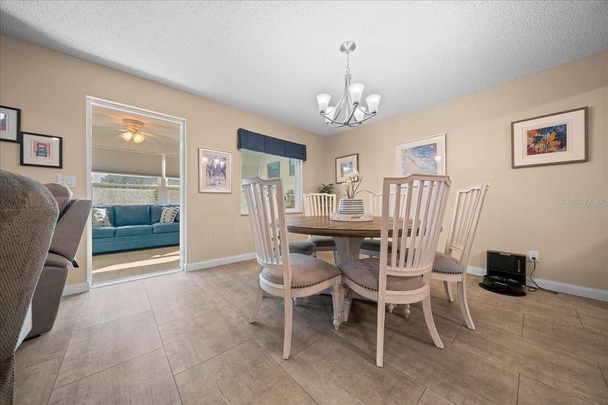 CIRCLE SQUARE WOODS - Residential