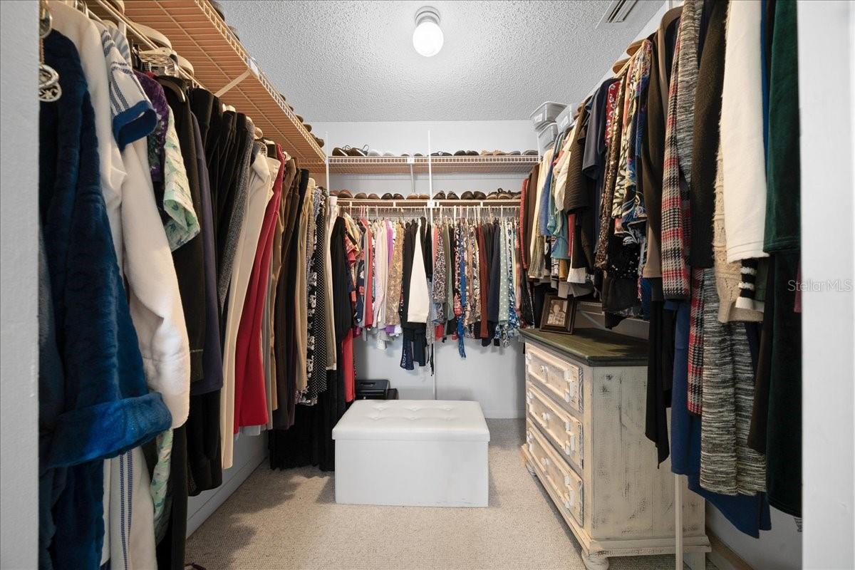 CIRCLE SQUARE WOODS - Residential