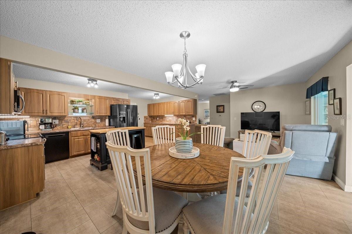 CIRCLE SQUARE WOODS - Residential