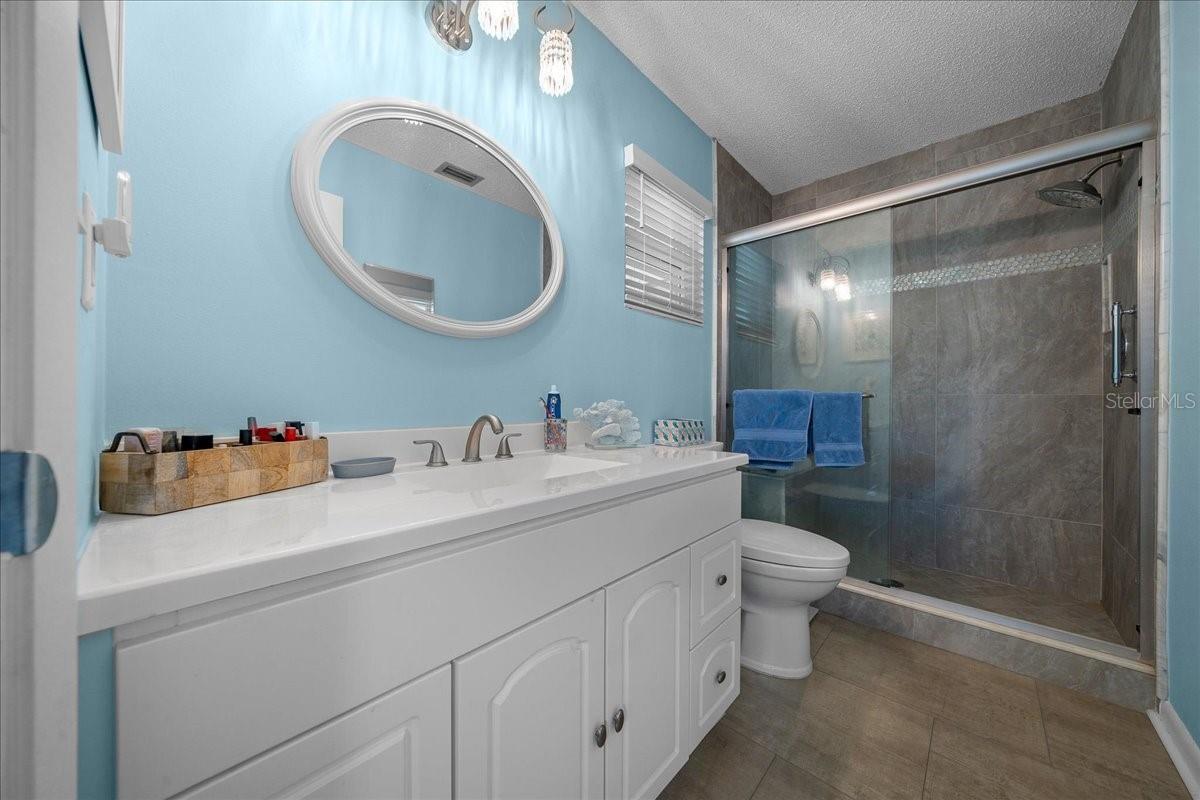 CIRCLE SQUARE WOODS - Residential