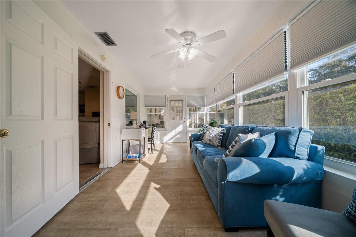 CIRCLE SQUARE WOODS - Residential