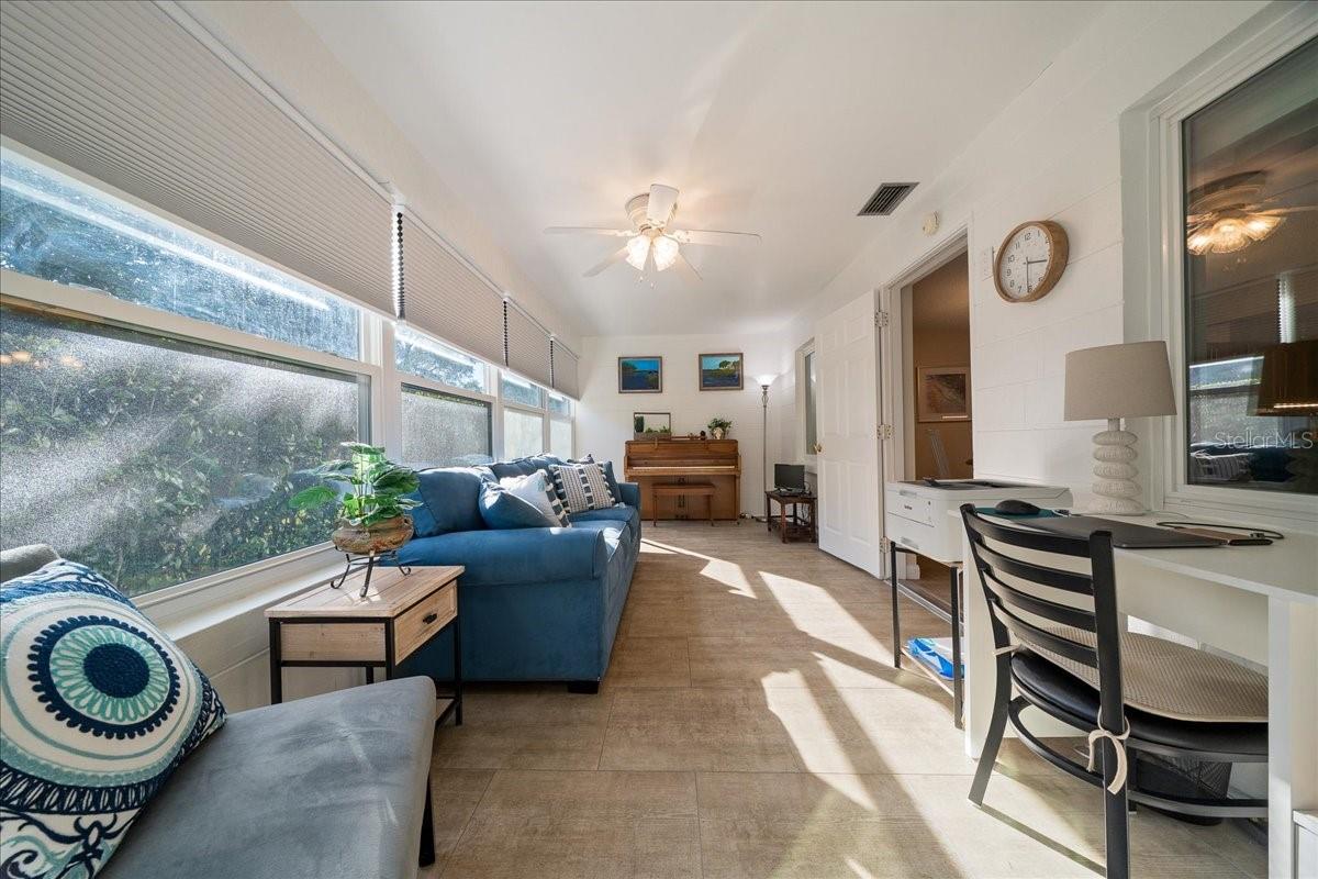 CIRCLE SQUARE WOODS - Residential