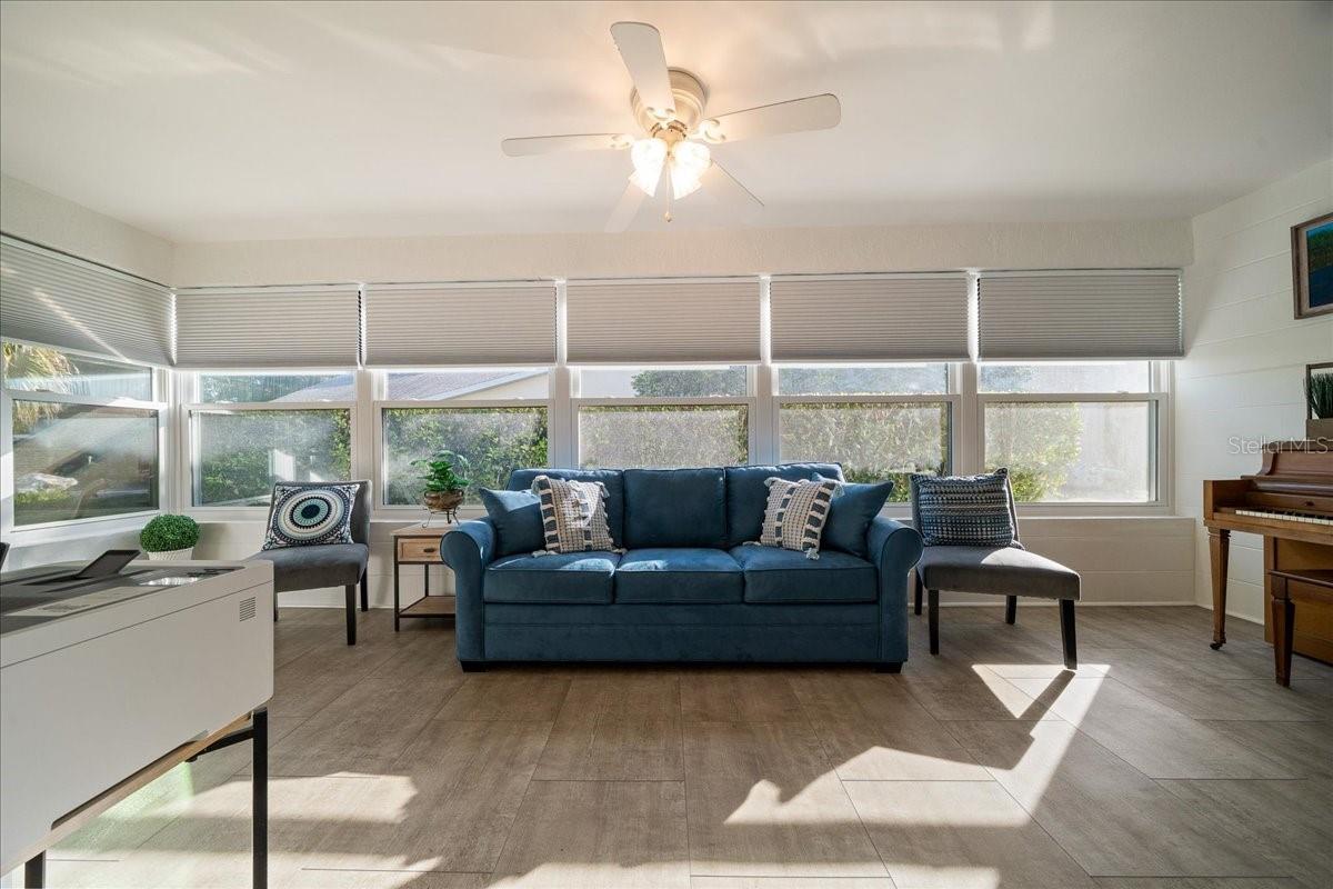 CIRCLE SQUARE WOODS - Residential