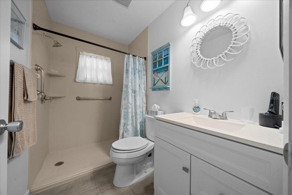 CIRCLE SQUARE WOODS - Residential