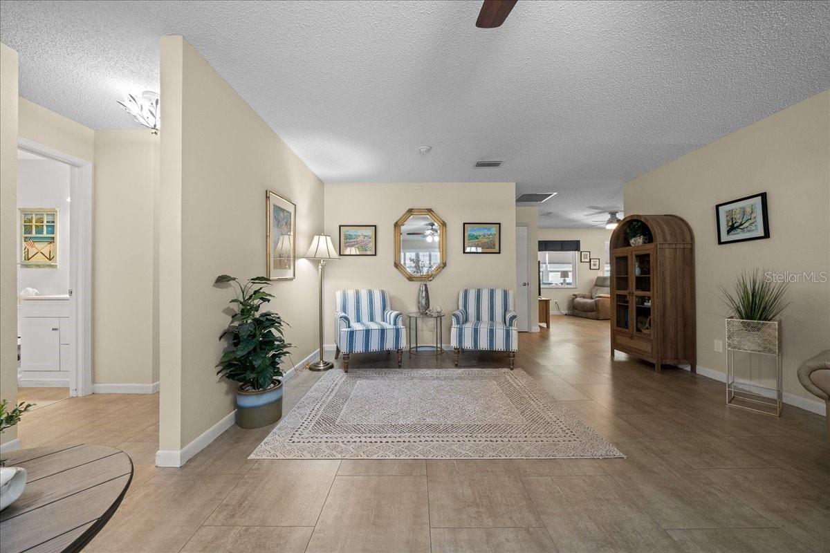 CIRCLE SQUARE WOODS - Residential