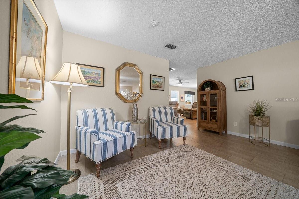 CIRCLE SQUARE WOODS - Residential