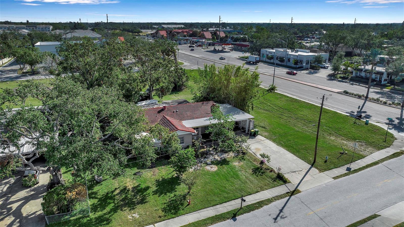 DESOTO PARK FOR PETROUTSA BROS - Land