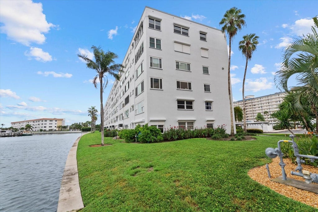 Photo of 5925 Shore Boulevard S #105, Gulfport, FL 33707 (MLS # TB8555653)