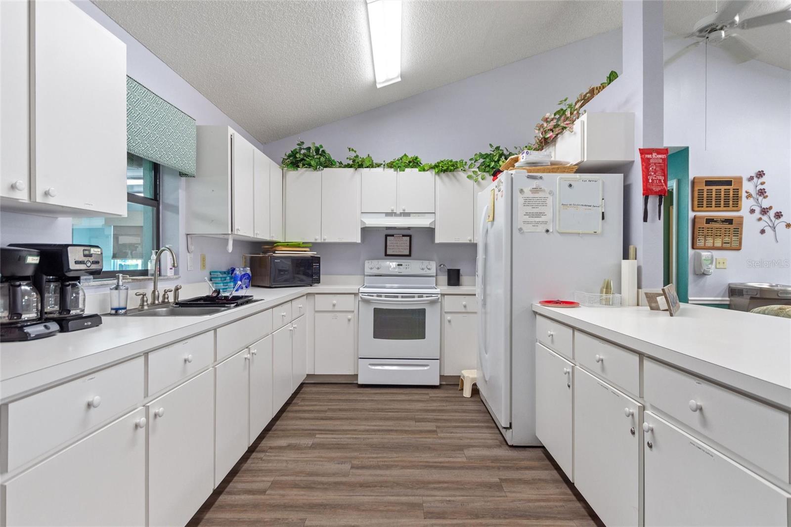 DEER CRK GOLF & TENNIS RV RESIDENCE - Residential