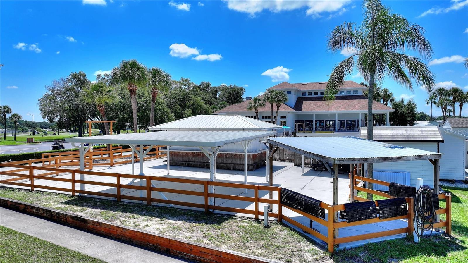 DEER CRK GOLF & TENNIS RV RESIDENCE - Residential