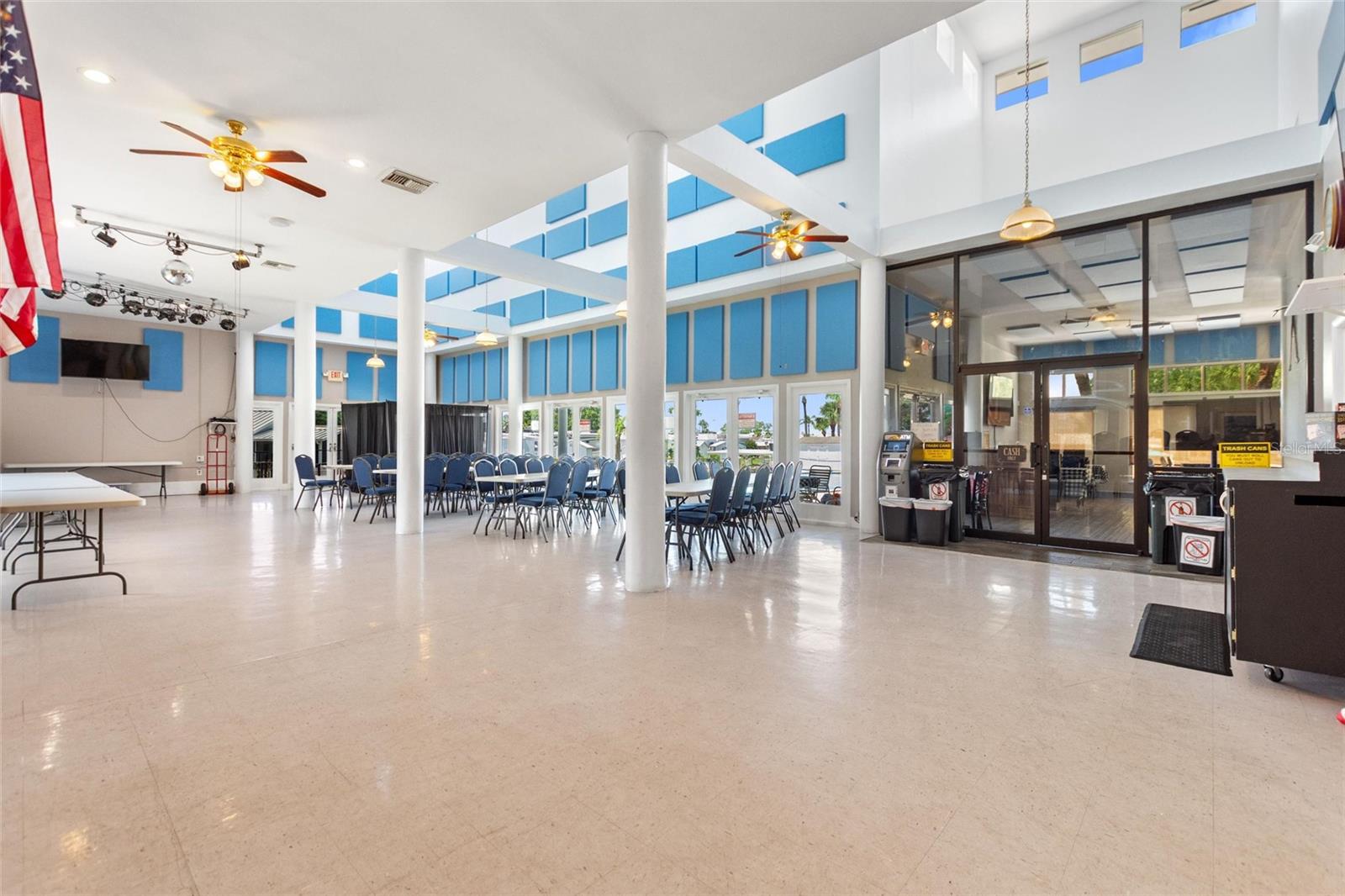 DEER CRK GOLF & TENNIS RV RESIDENCE - Residential