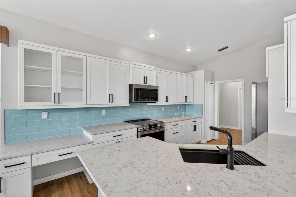 Photo of 205 Wetherby Street, Venice, FL 34293 (MLS # N6143118)