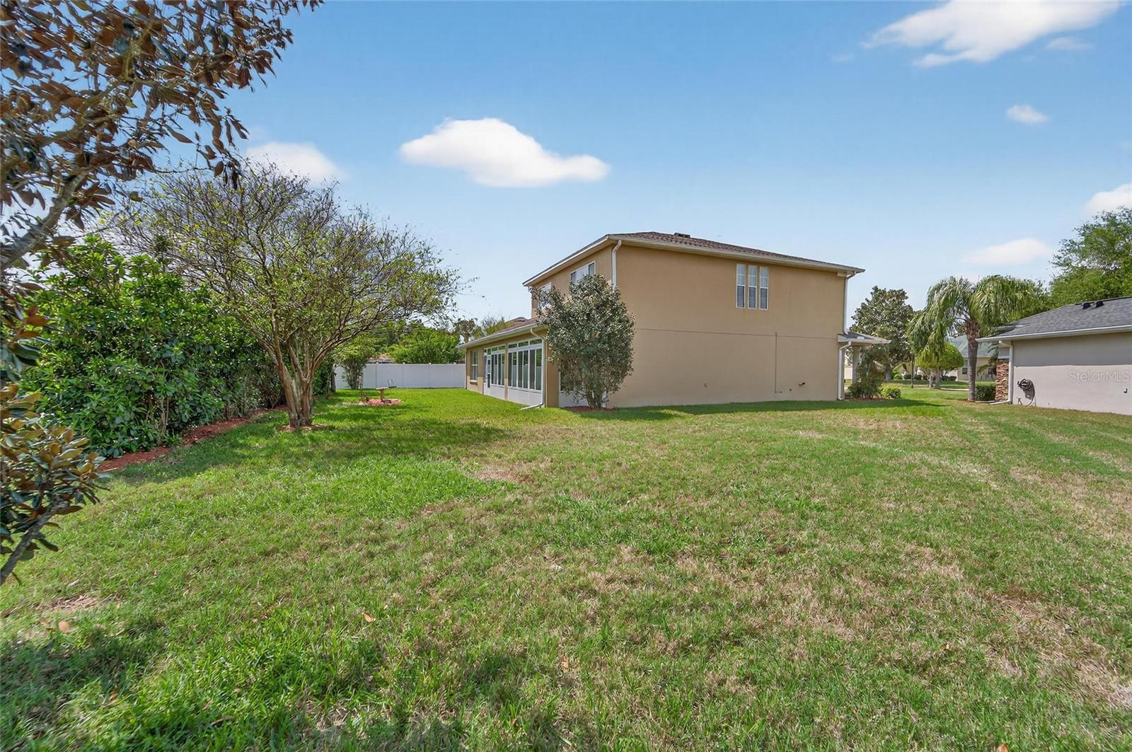 HARVEST FIELD - Residential