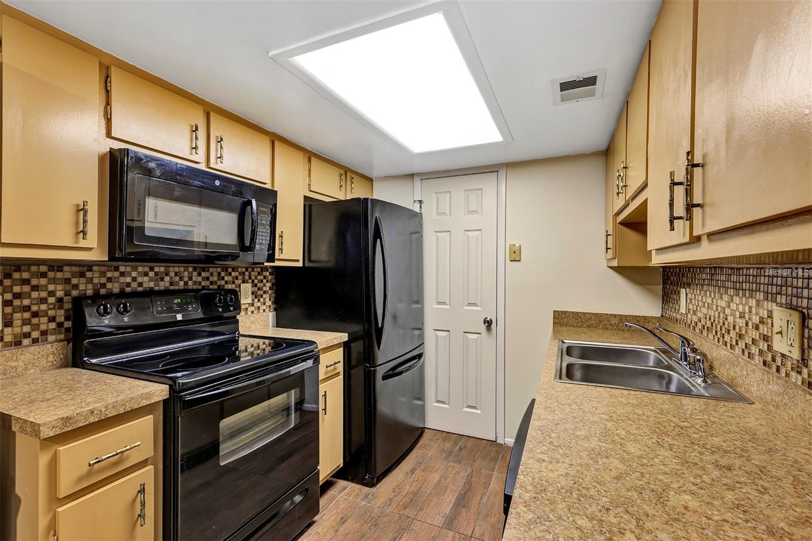 1728 TOWNHALL LANE 1728