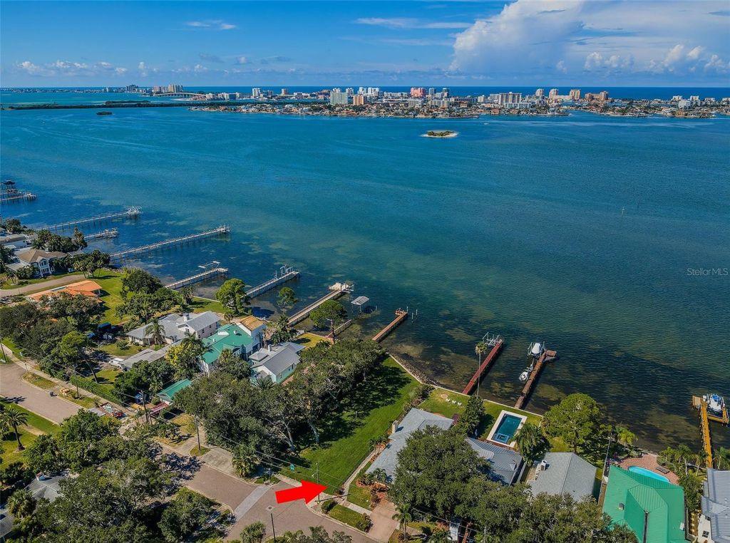 Photo of 1748 Sunset Drive, Clearwater, FL 33755 (MLS # TB8428552)