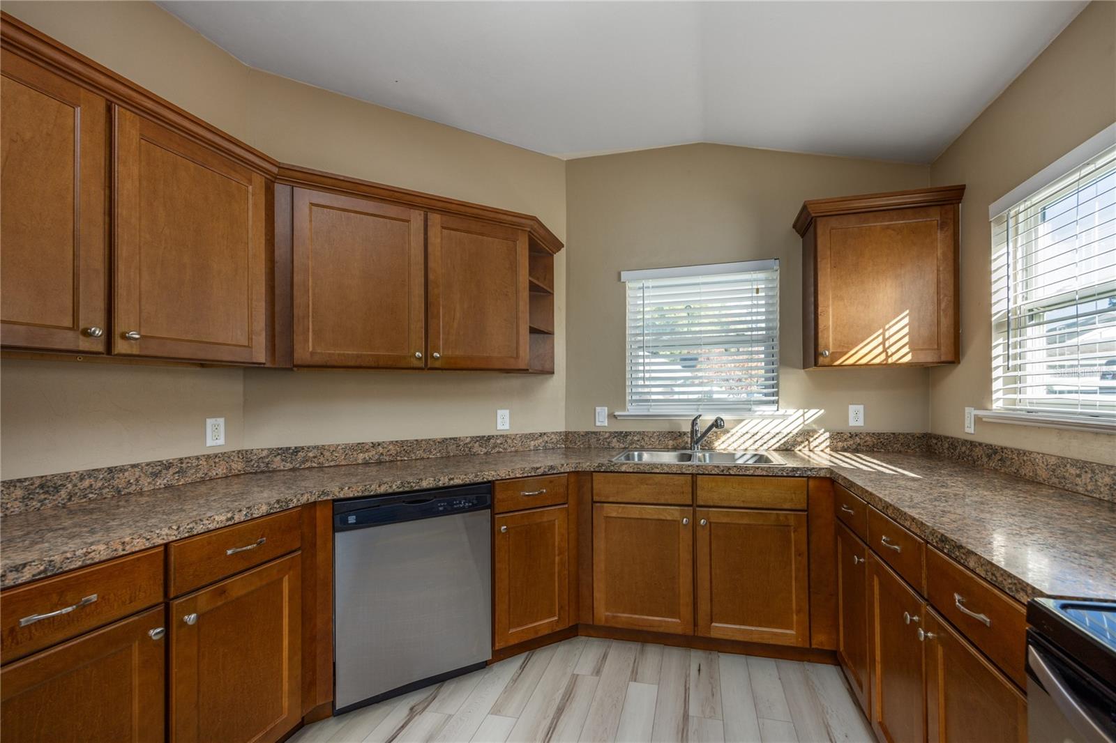 OAK VIEW VILLAGE - Residential Lease