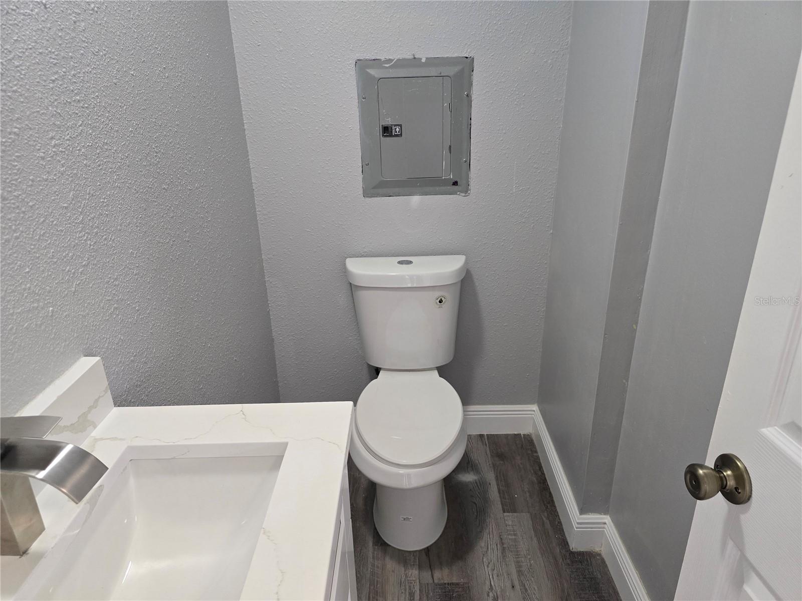 HAMILTON SUB - Commercial Lease