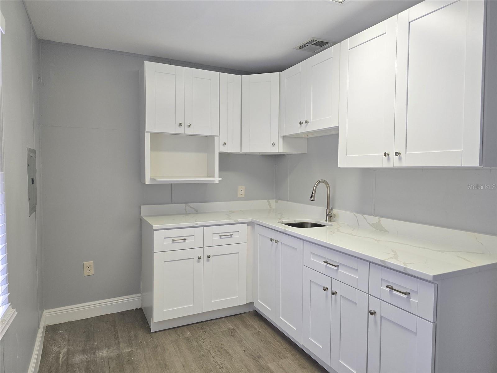 HAMILTON SUB - Commercial Lease