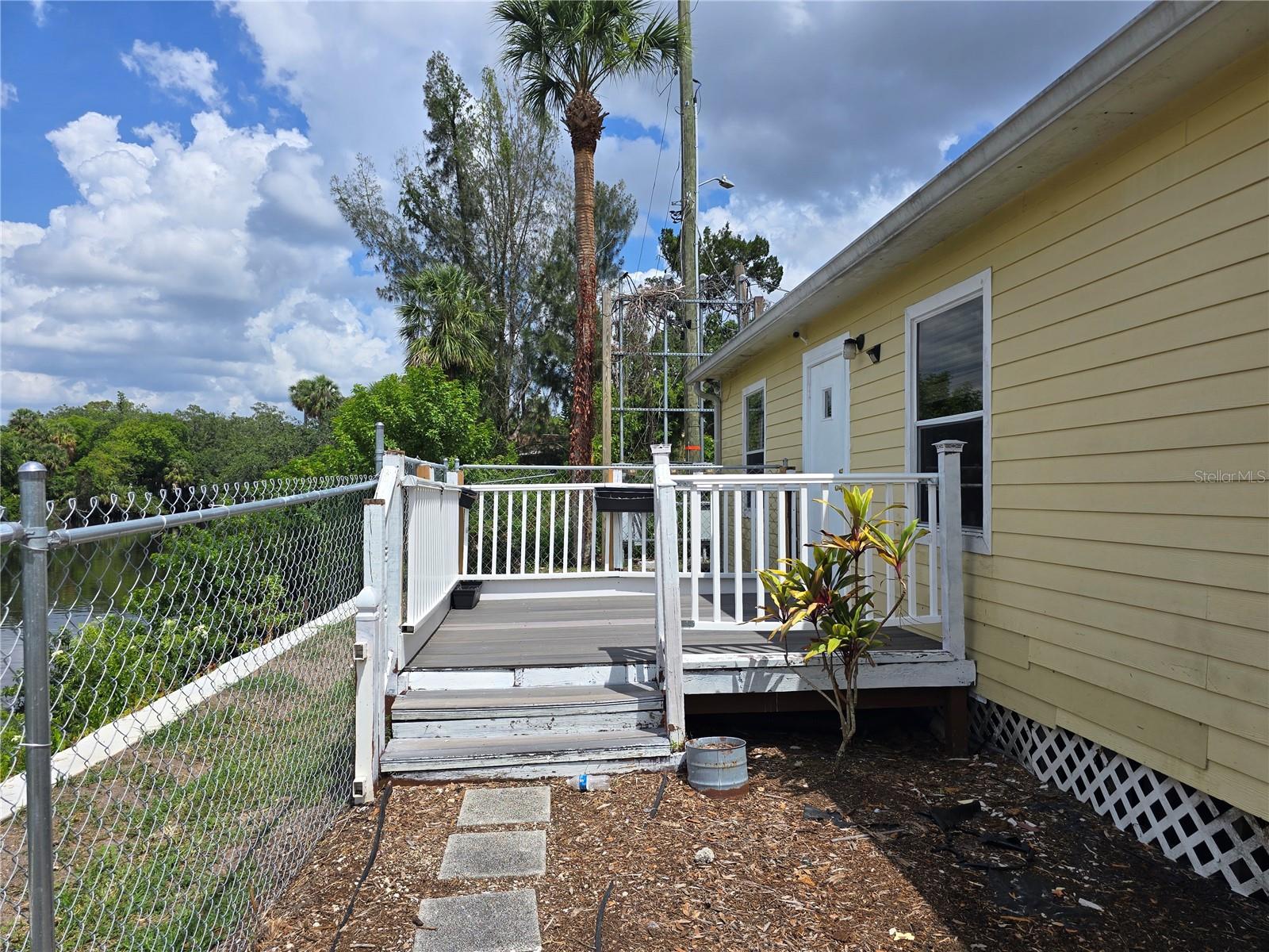 HAMILTON SUB - Commercial Lease