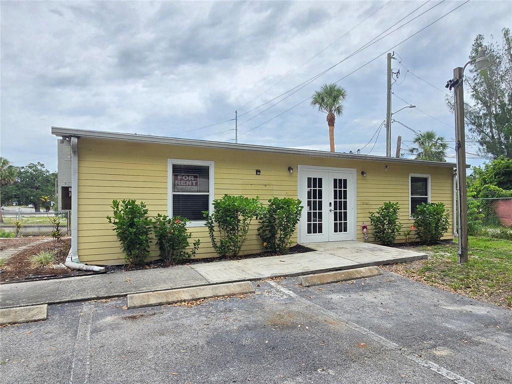 Photo of 7901 N Nebraska Avenue #100, Tampa, FL 33604 (MLS # TB8437895)