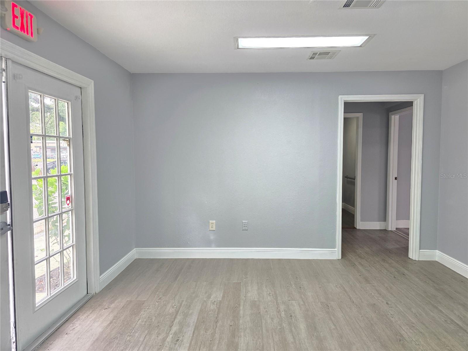 HAMILTON SUB - Commercial Lease