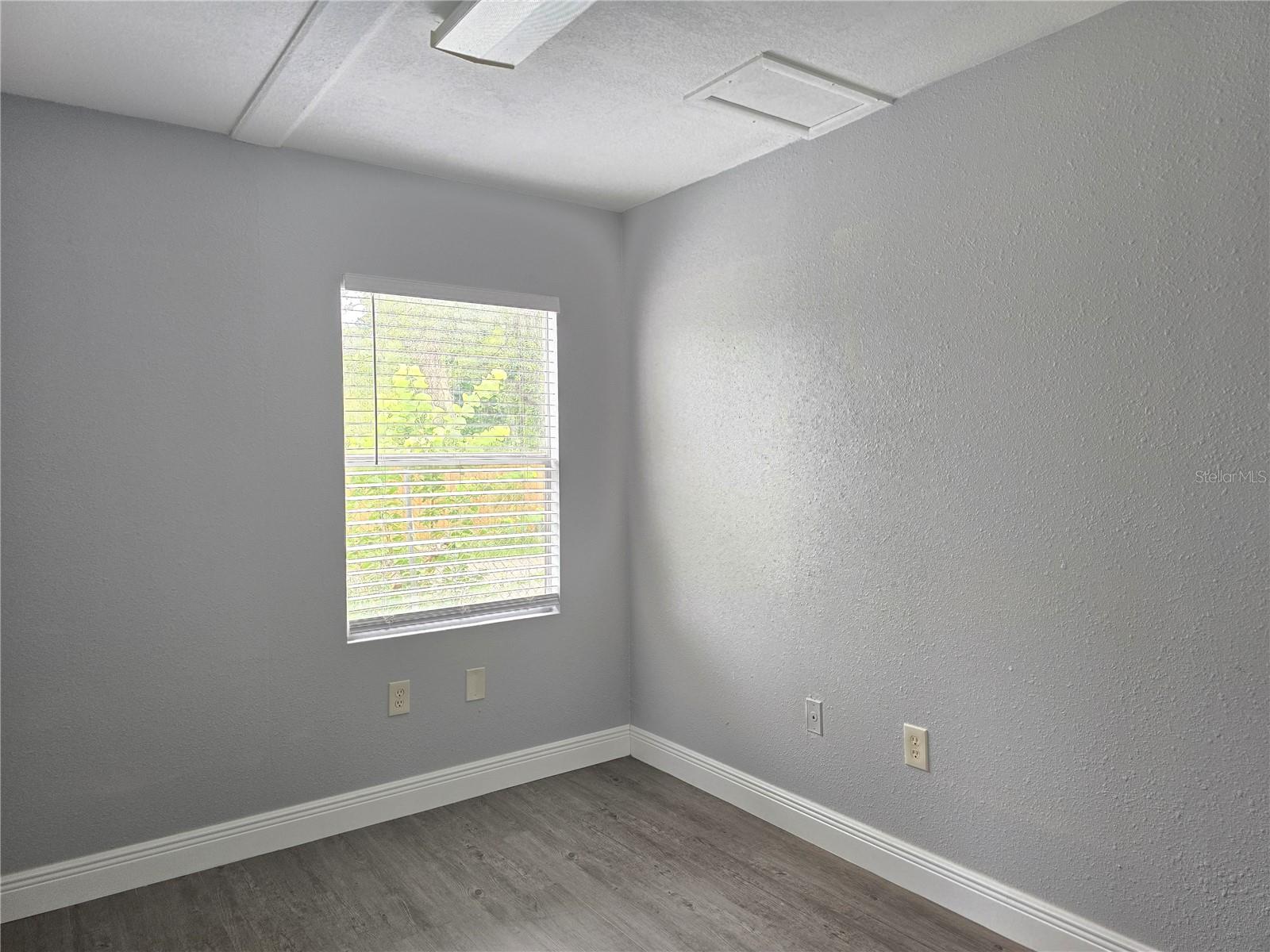 HAMILTON SUB - Commercial Lease