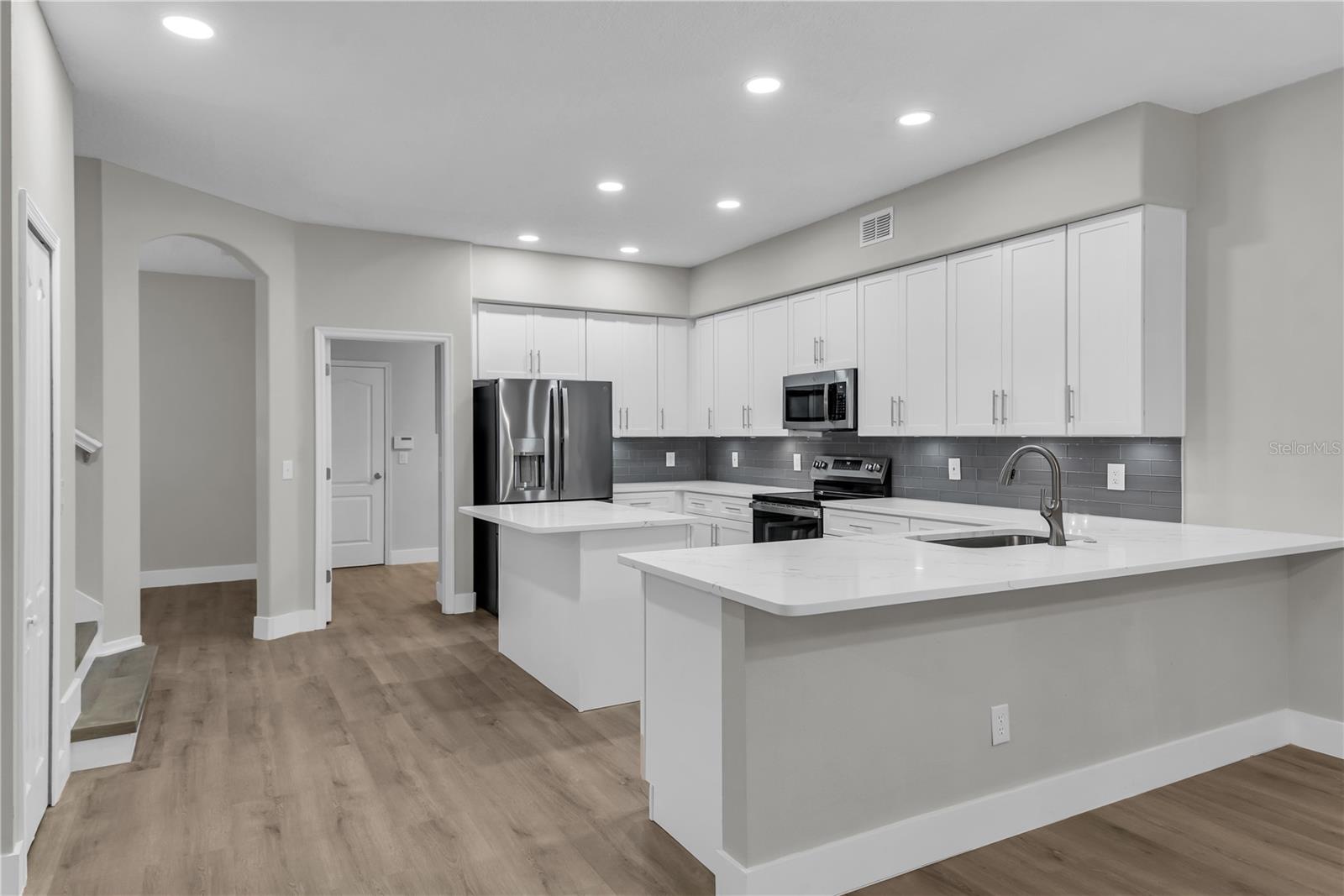 WINTERMERE POINTE PH 02 46/141 - Residential