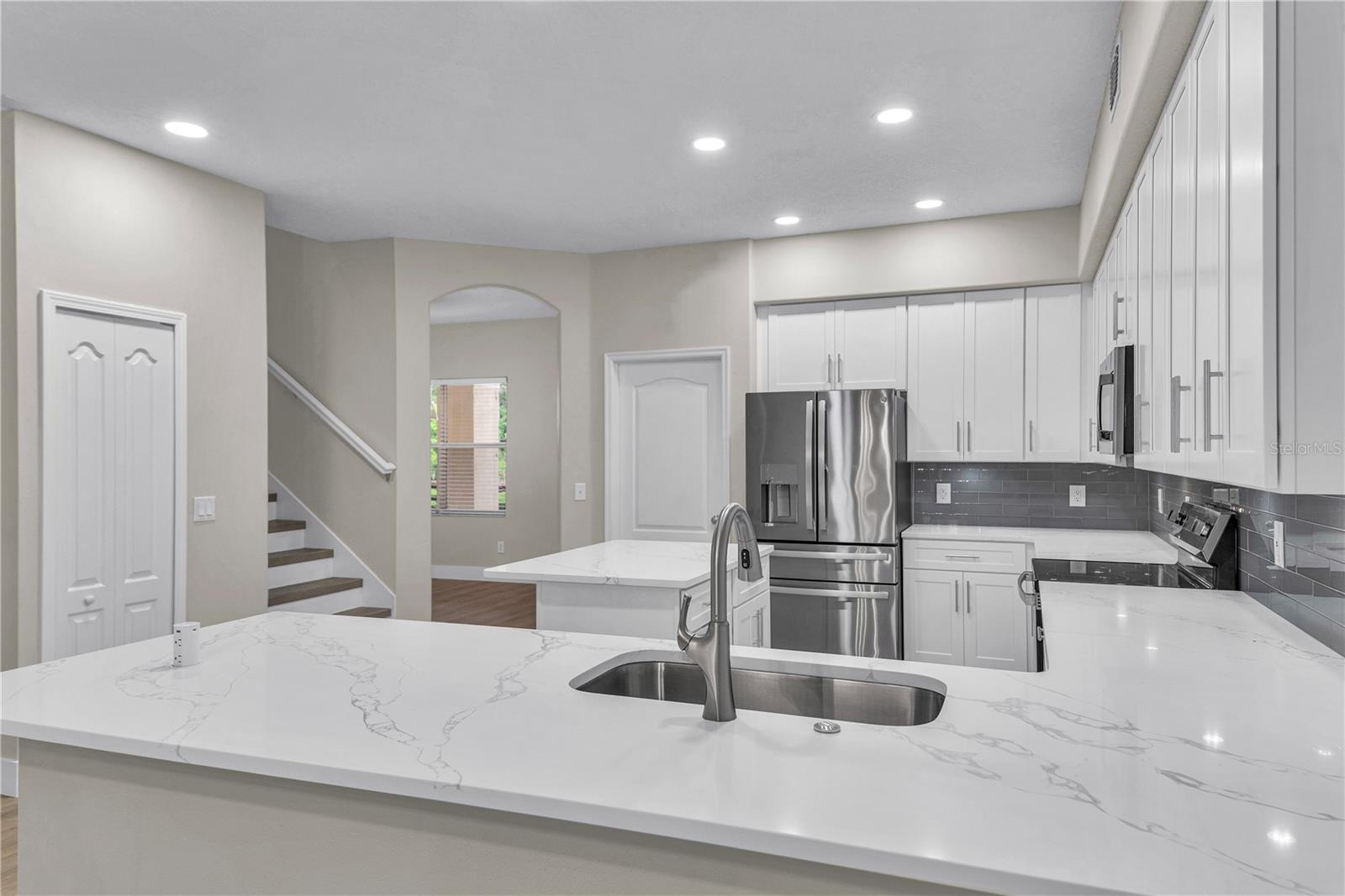 WINTERMERE POINTE PH 02 46/141 - Residential