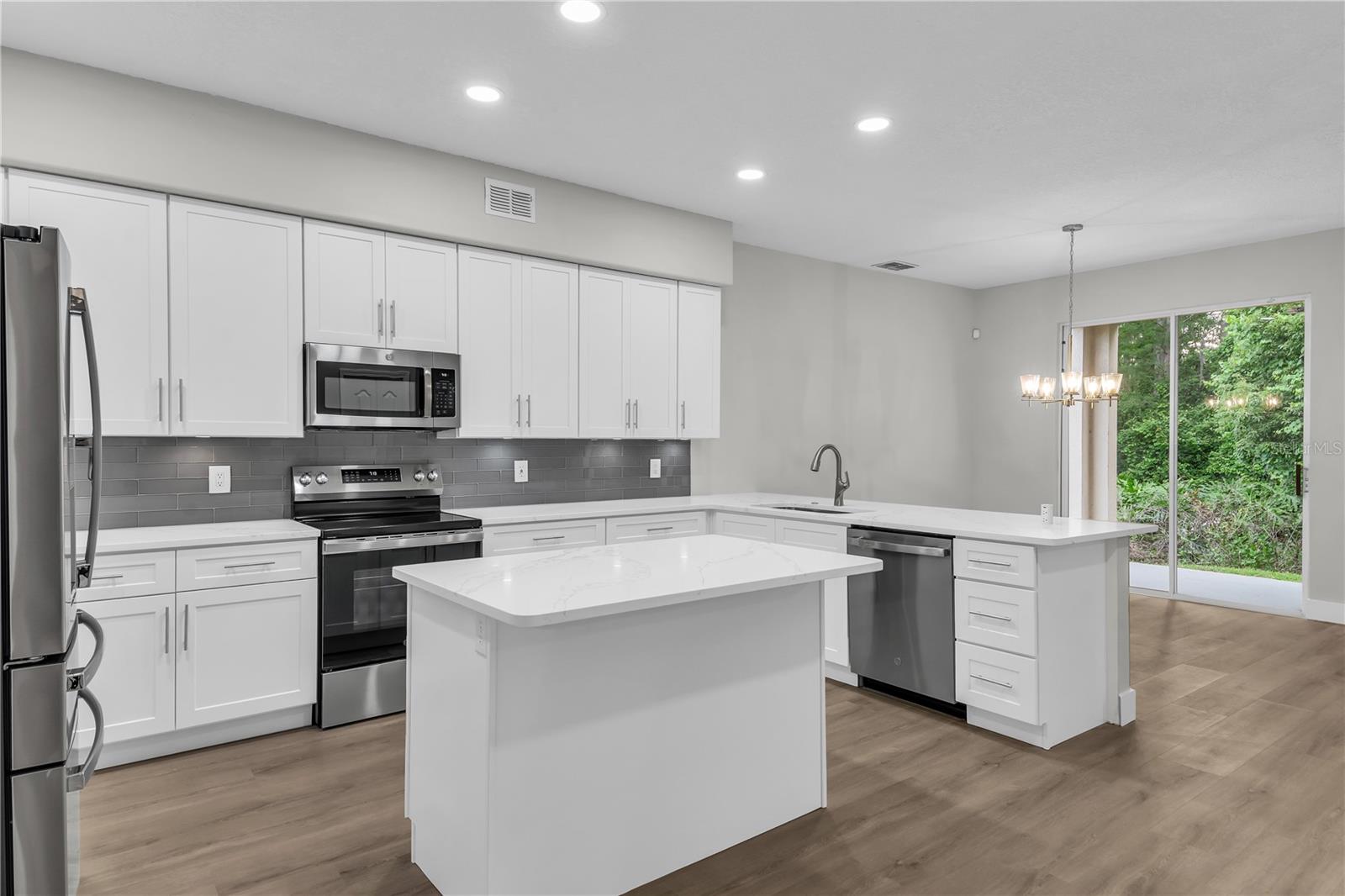 WINTERMERE POINTE PH 02 46/141 - Residential