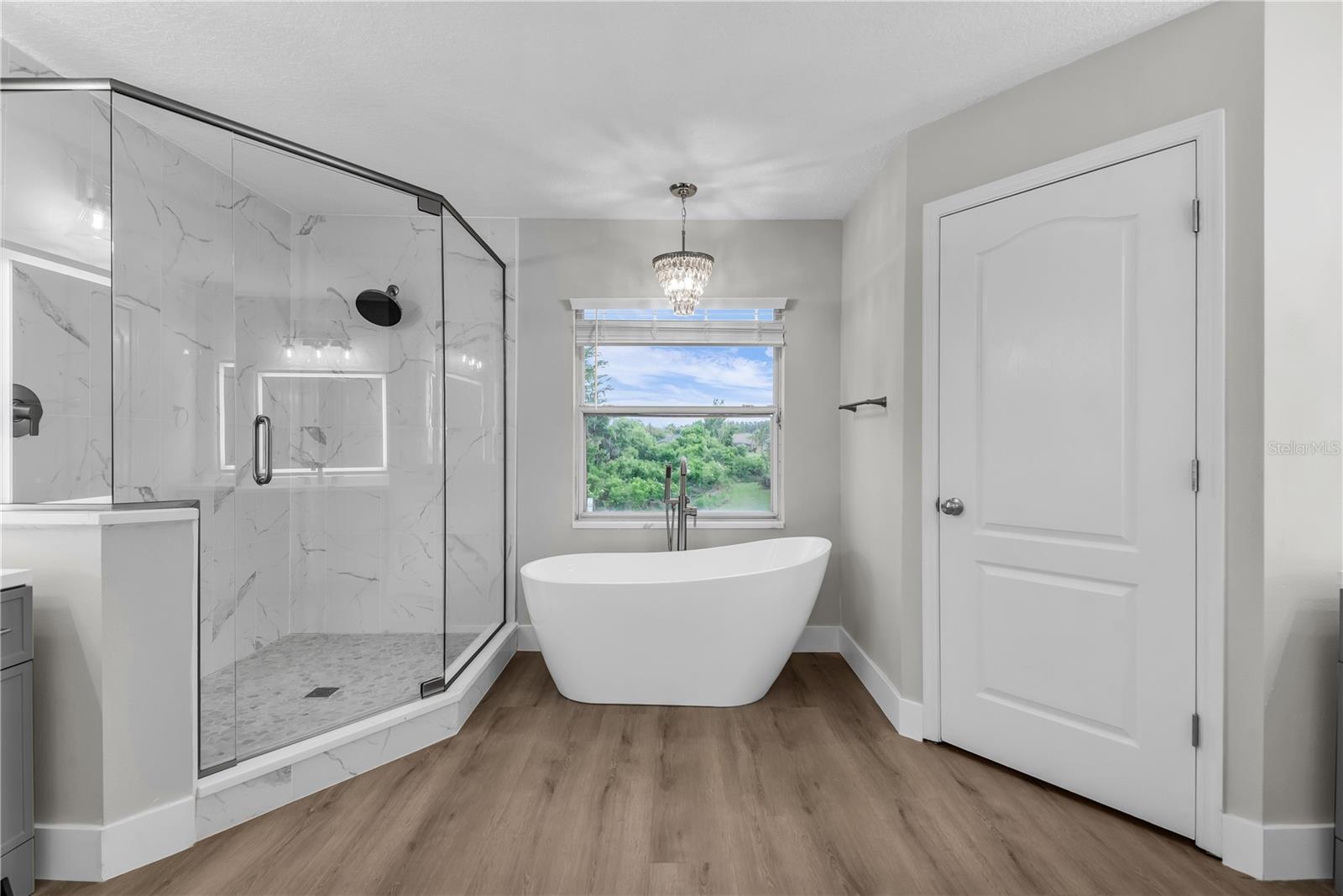 WINTERMERE POINTE PH 02 46/141 - Residential