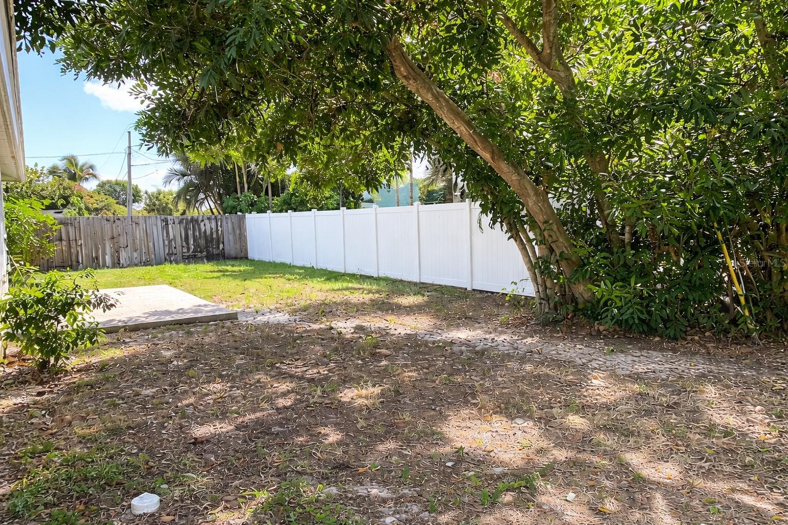 HOLIDAY PARK 7TH ADD - Residential