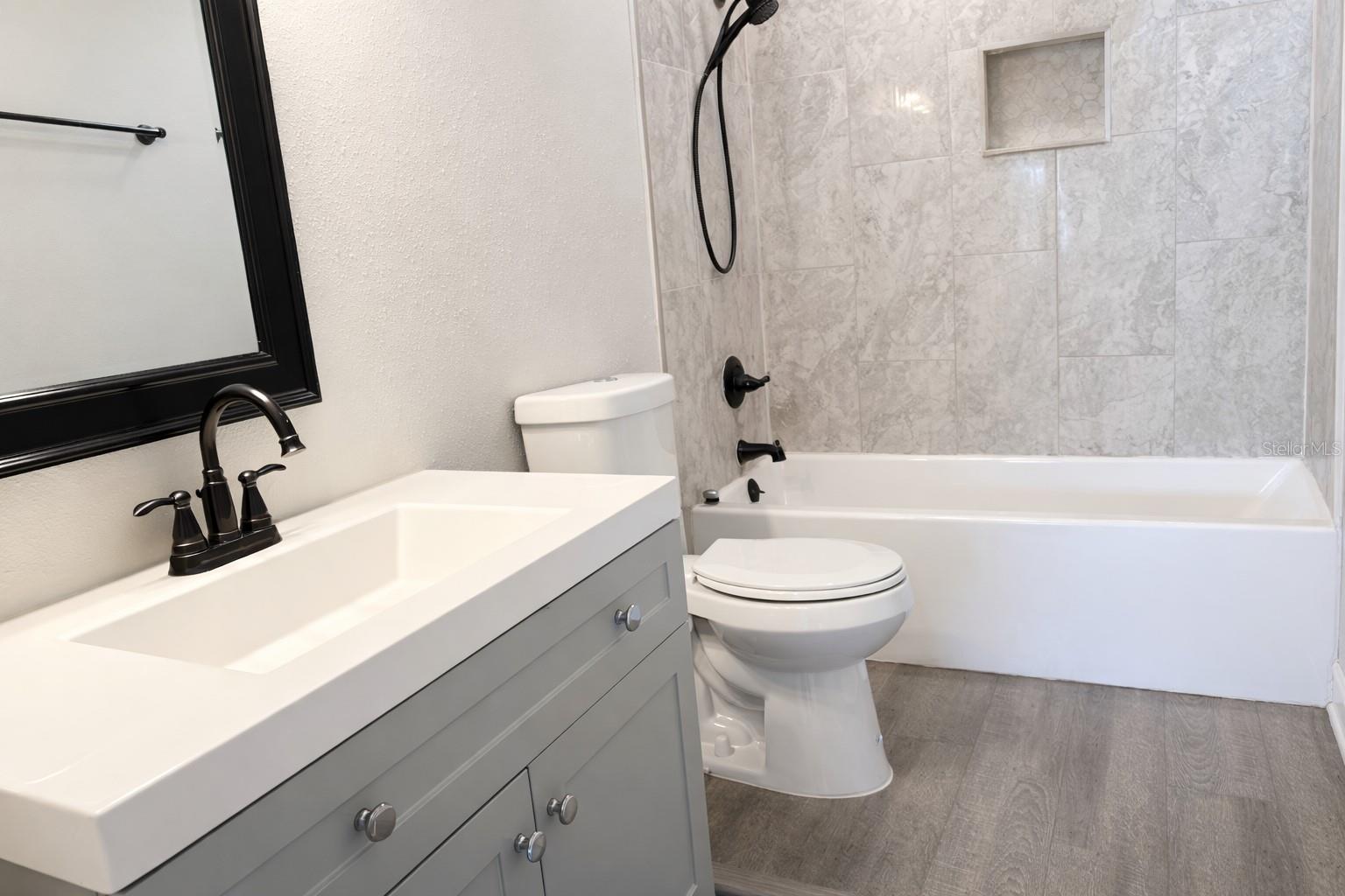 HOLIDAY PARK 7TH ADD - Residential