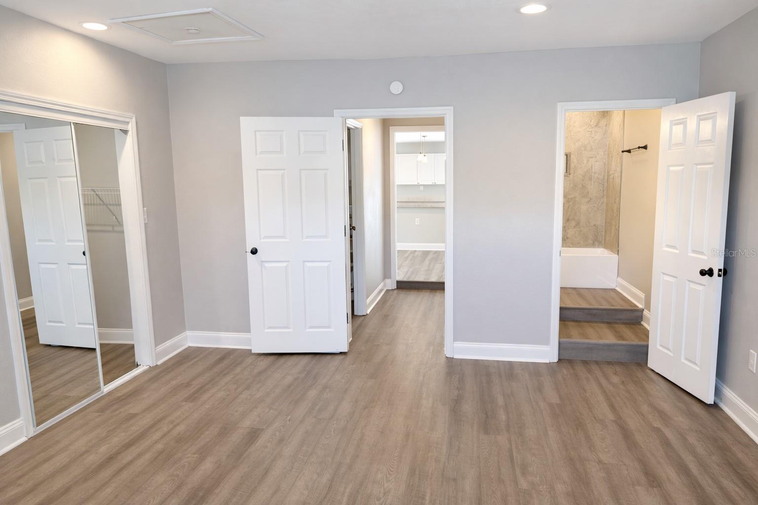 HOLIDAY PARK 7TH ADD - Residential