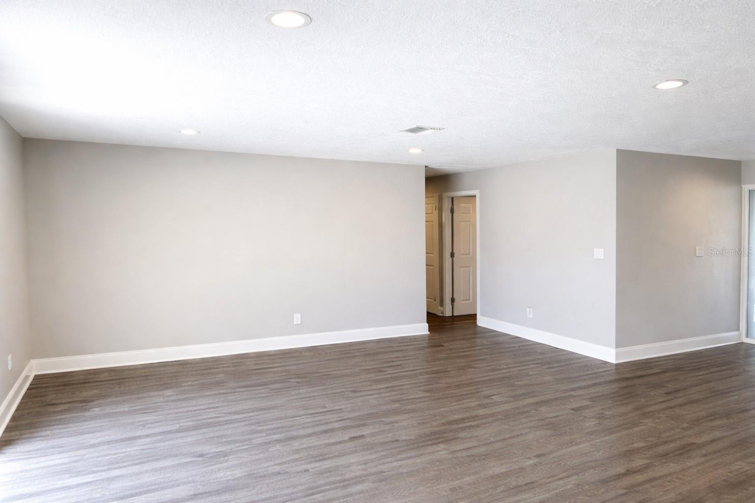 HOLIDAY PARK 7TH ADD - Residential