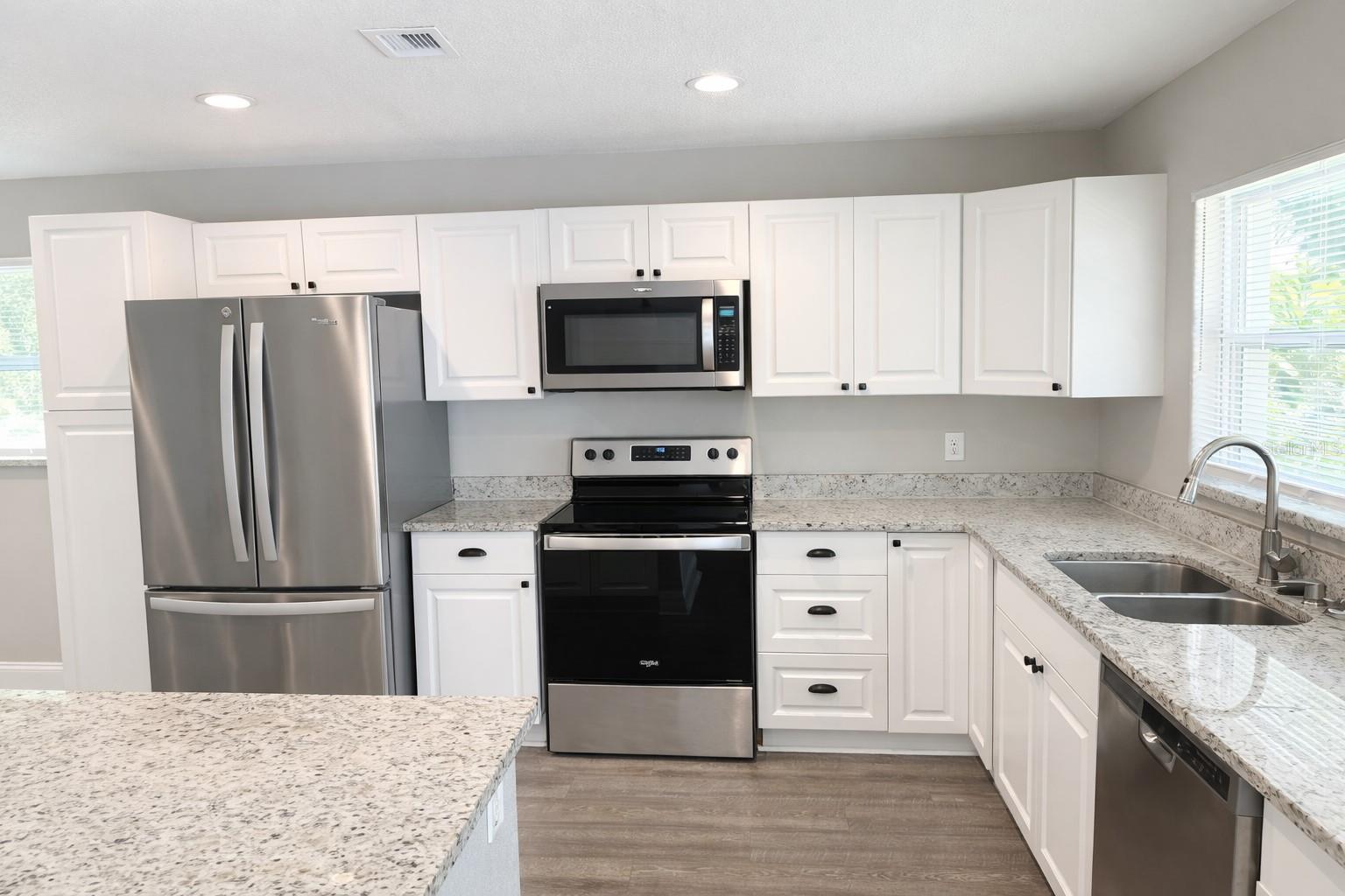 HOLIDAY PARK 7TH ADD - Residential