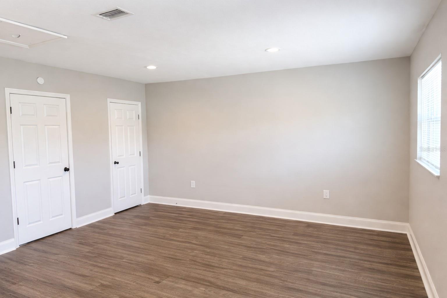 HOLIDAY PARK 7TH ADD - Residential