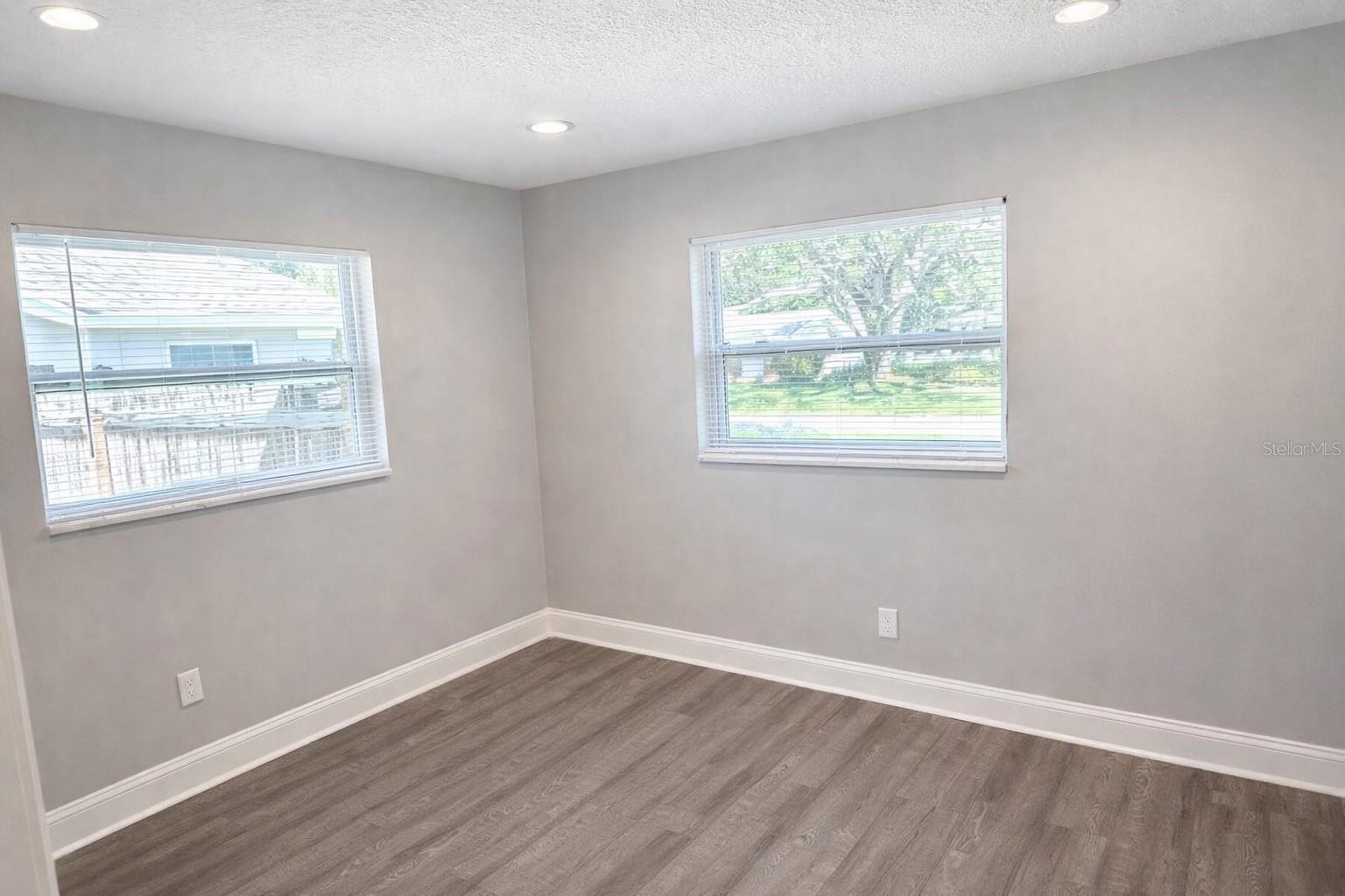 HOLIDAY PARK 7TH ADD - Residential