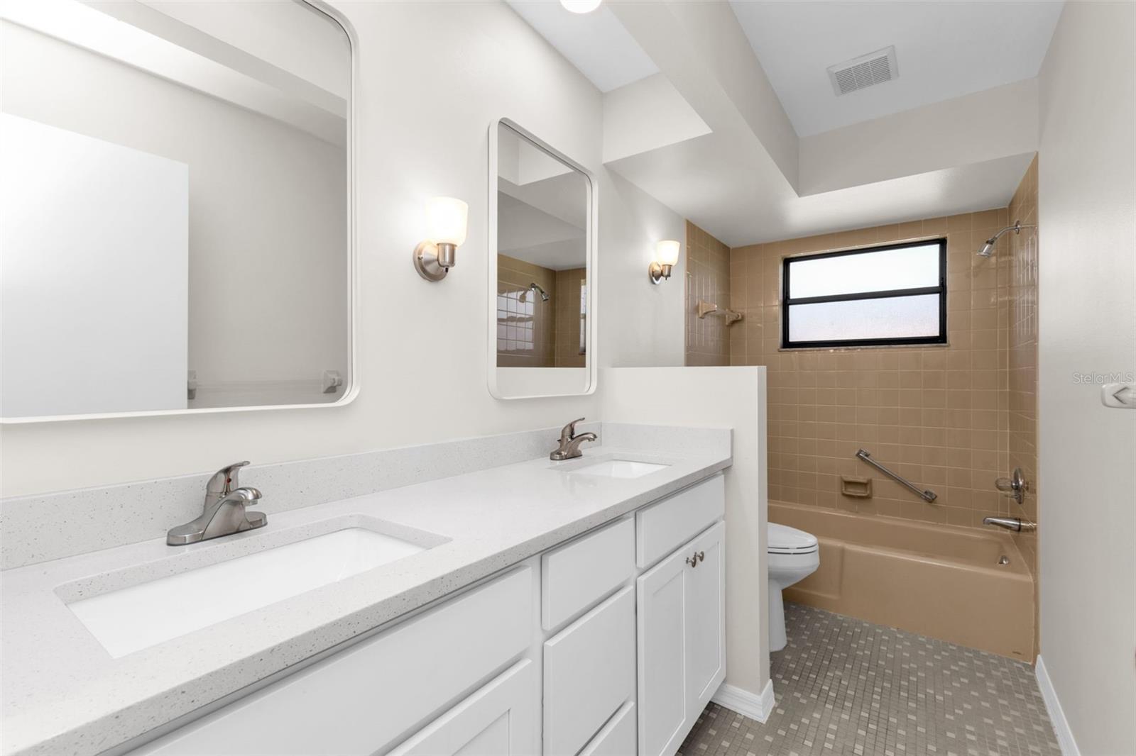 VENICE GARDENS - Residential