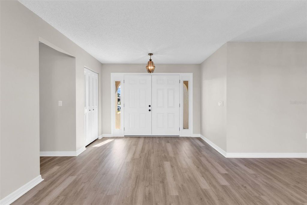 Photo of 1602 Jim Jim Court, Venice, FL 34293 (MLS # D6146807)