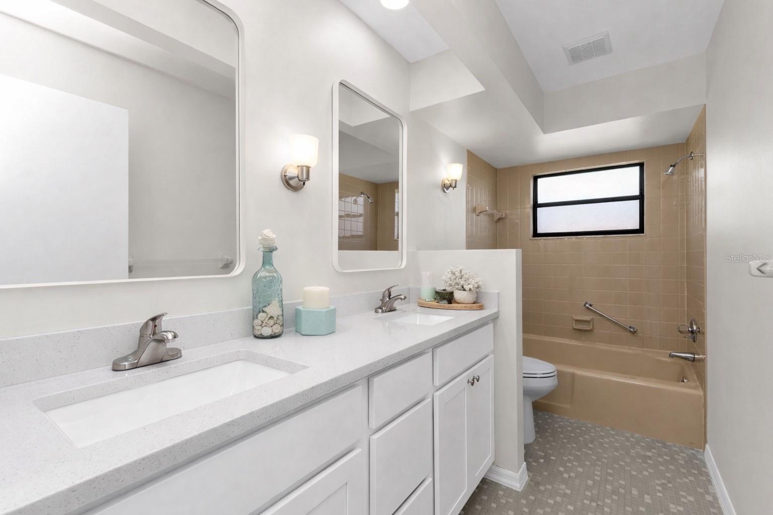 VENICE GARDENS - Residential