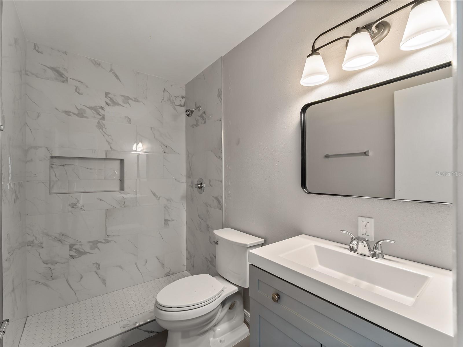 VENICE EDGEWOOD SEC OF - Residential