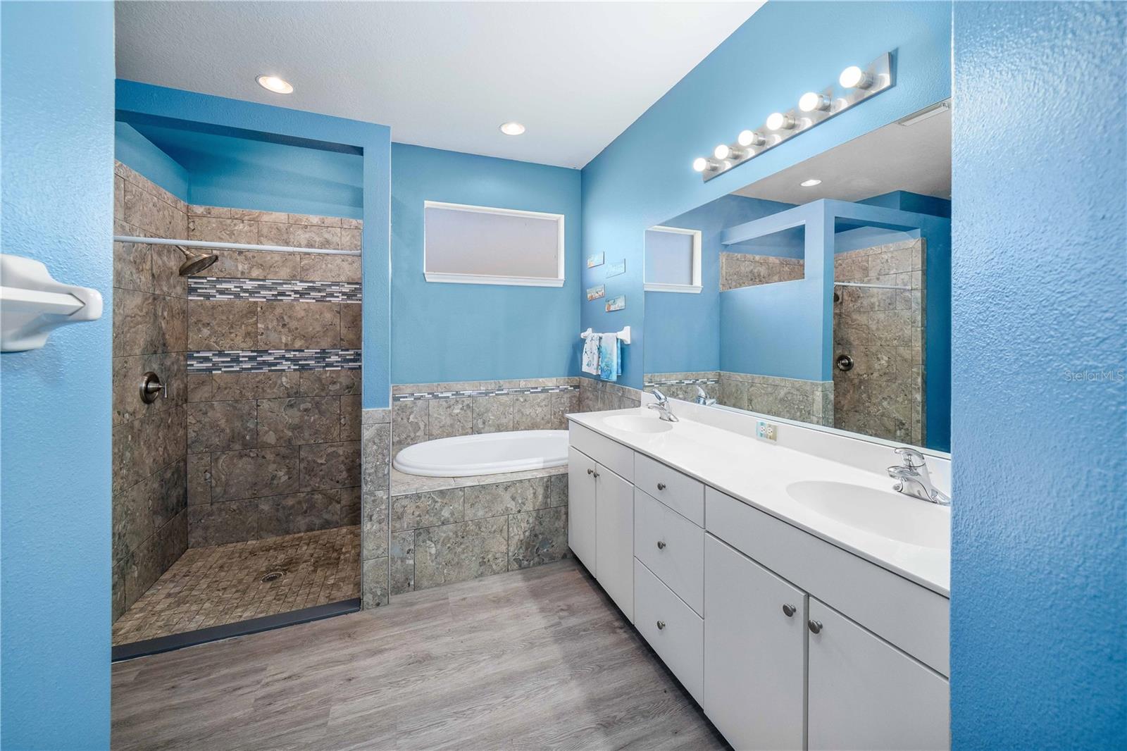 LAKESIDE PLANTATION - Residential