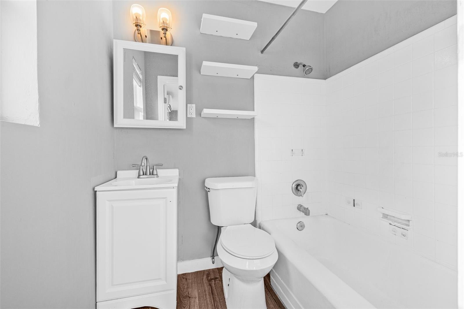 GULF SHORES 6TH ADD REP - Residential Lease