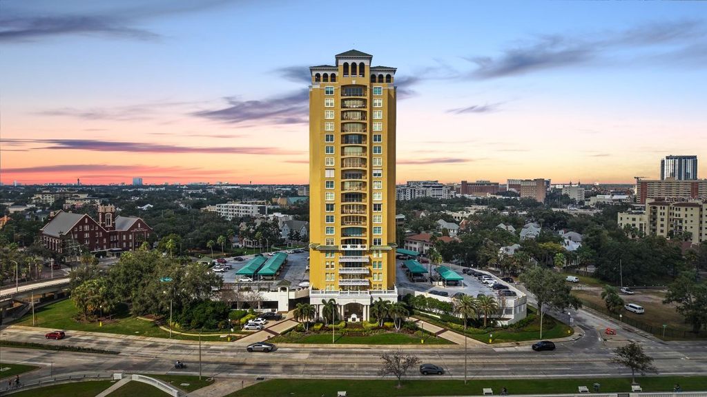 Photo of 345 Bayshore Boulevard #706, Tampa, FL 33606 (MLS # TB8455305)