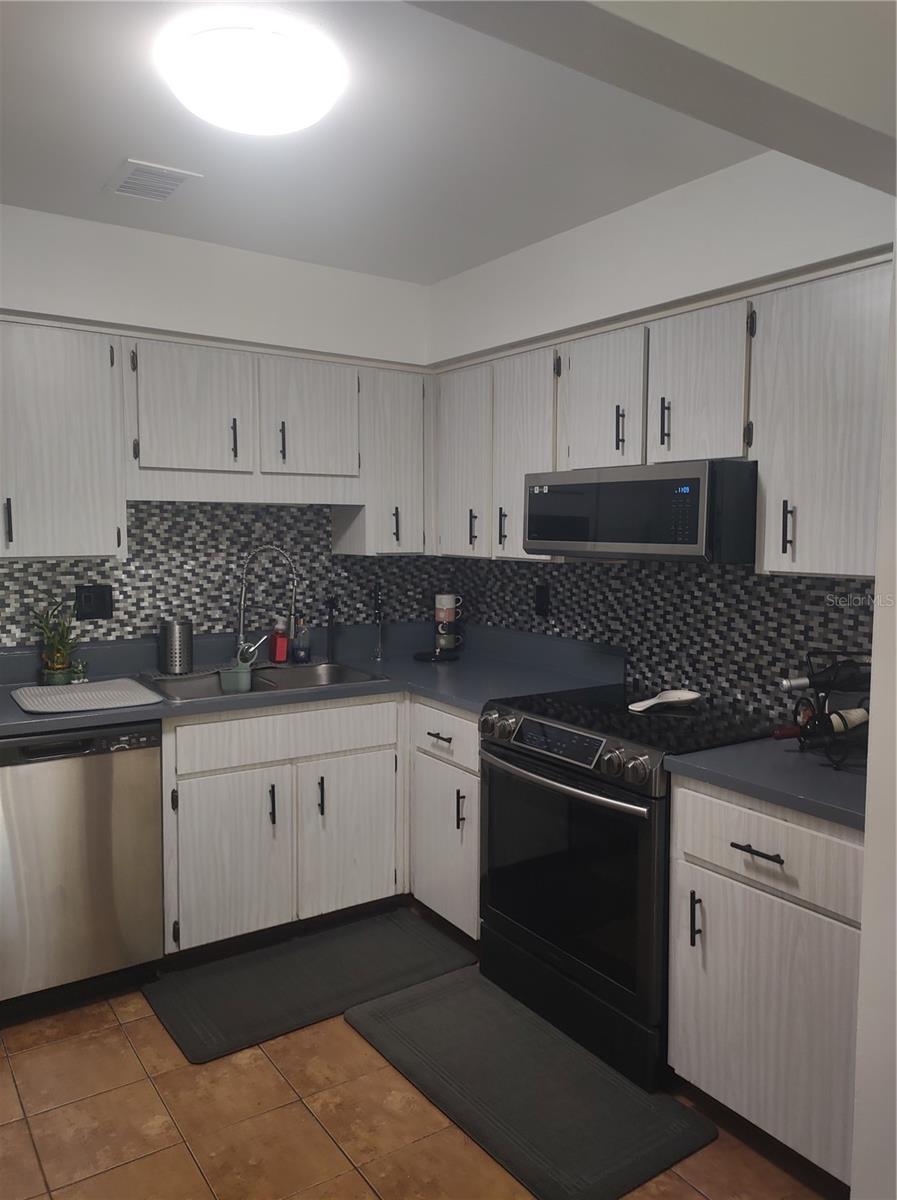 MANHATTAN PALMS CONDO - Residential
