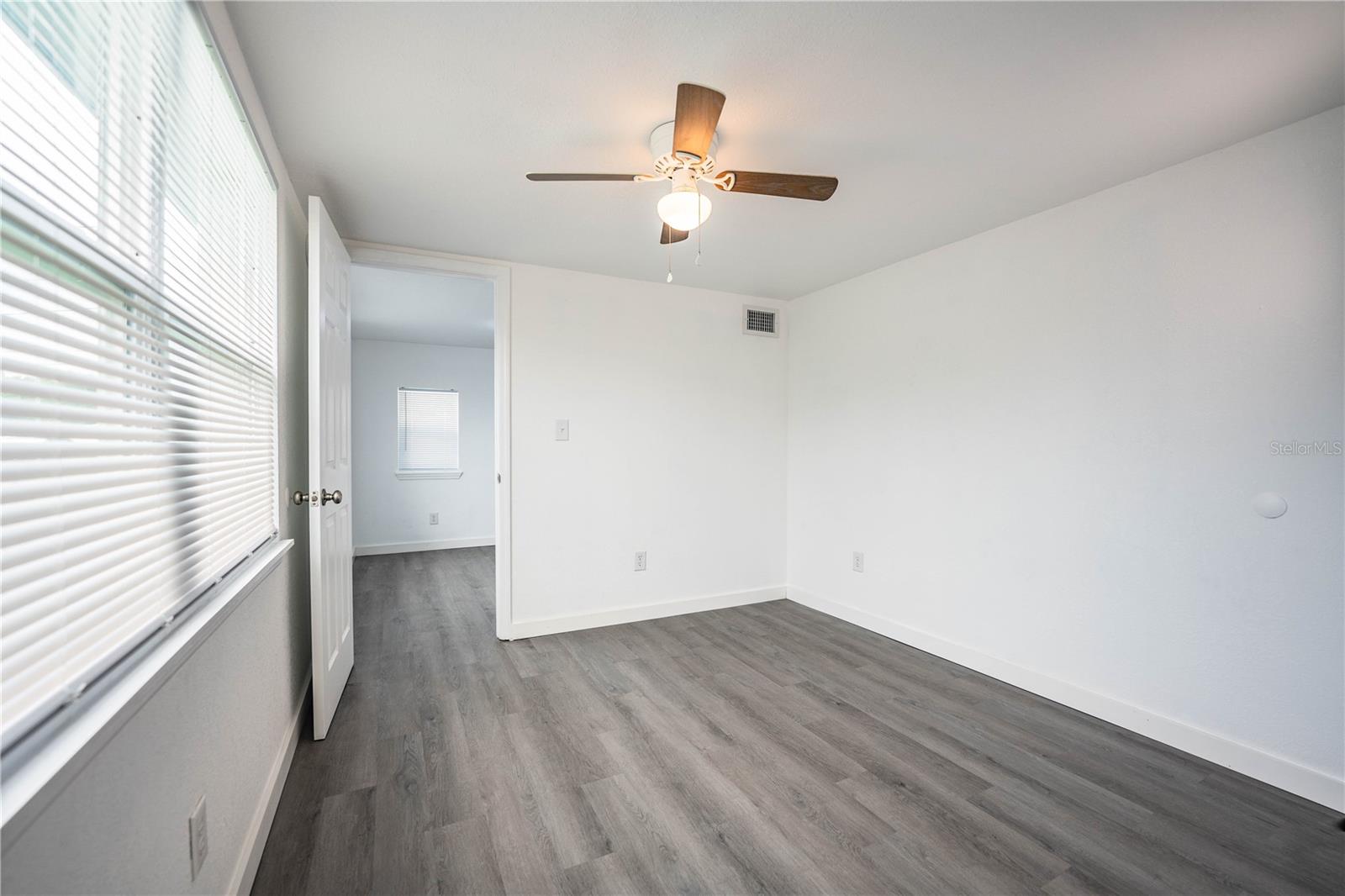 LINCOLN COURT - Residential